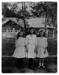 Druskieniki, trzy uczennice Pensjonatu pani Sylwestrowicz: Halinka, Irena (Vincenz) i Wandzia
